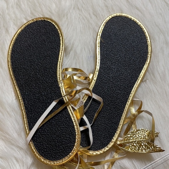 NWB Women’s Goddess Sandal NWT fits size 7-8 - Picture 4 of 6